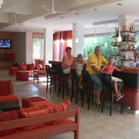 Szálloda Ipsos Beach Hotel 3*