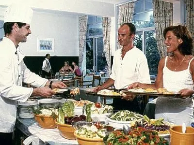 Szálloda Ipsos Beach Hotel 3*