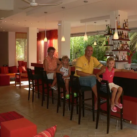 Ipsos Beach Hotel 호텔