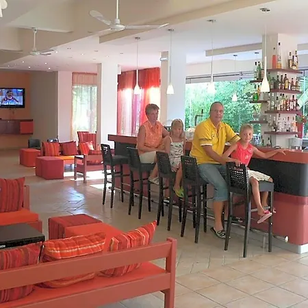 Ipsos Beach Hotel 3*