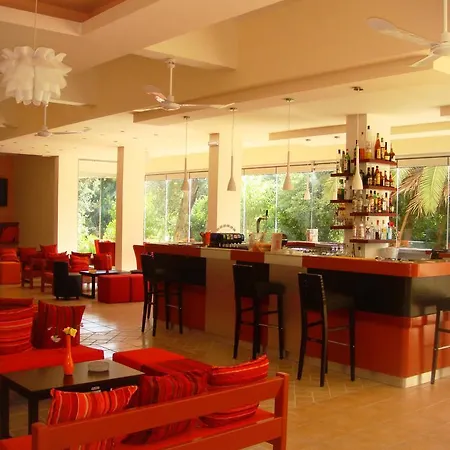 Ipsos Beach Hotel 3* 阿普索斯