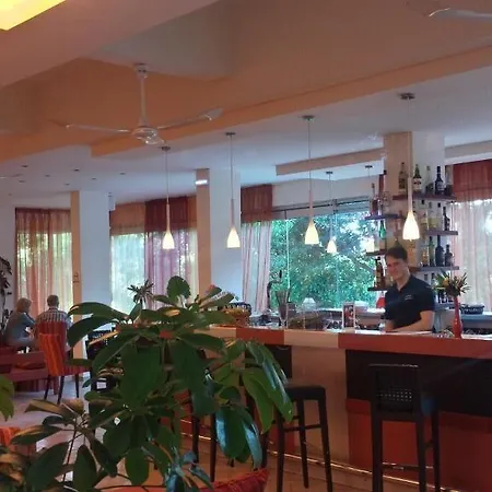 Ipsos Beach Hotel 酒店 3*