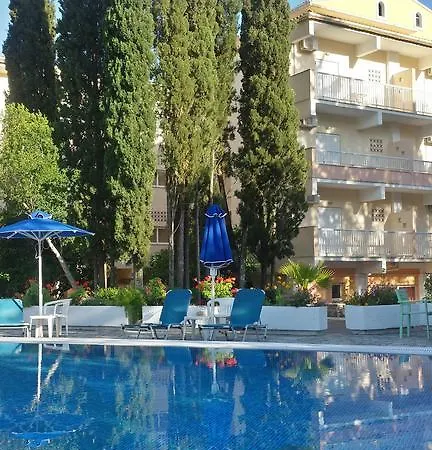 ホテル Ipsos Beach Hotel