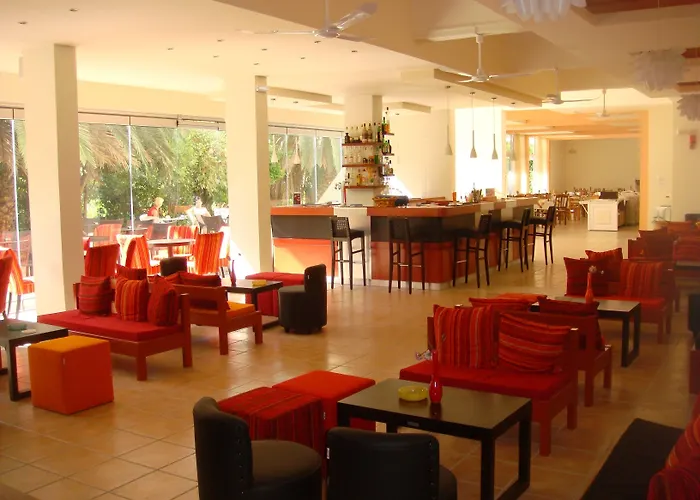 Ipsos Beach Hotel 酒店 3*