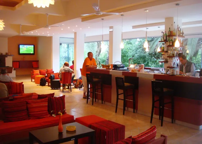 Ipsos Beach Hotel 酒店