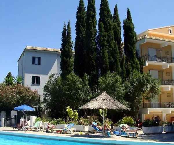 Ipsos Beach Hotel 酒店