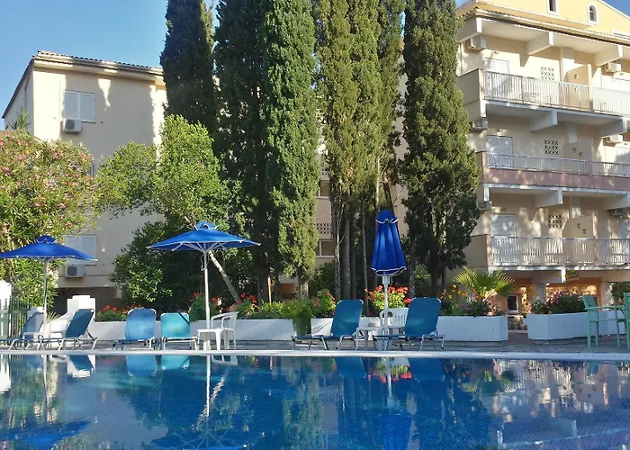 Ipsos Beach Hotel 酒店 3*