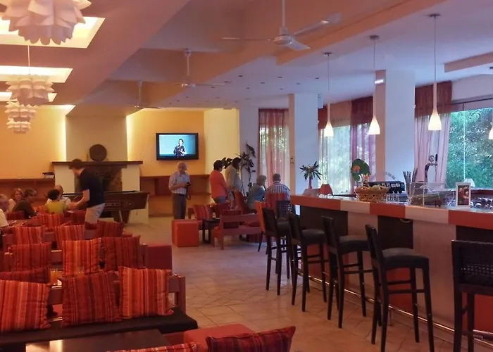 酒店 Ipsos Beach Hotel 3*